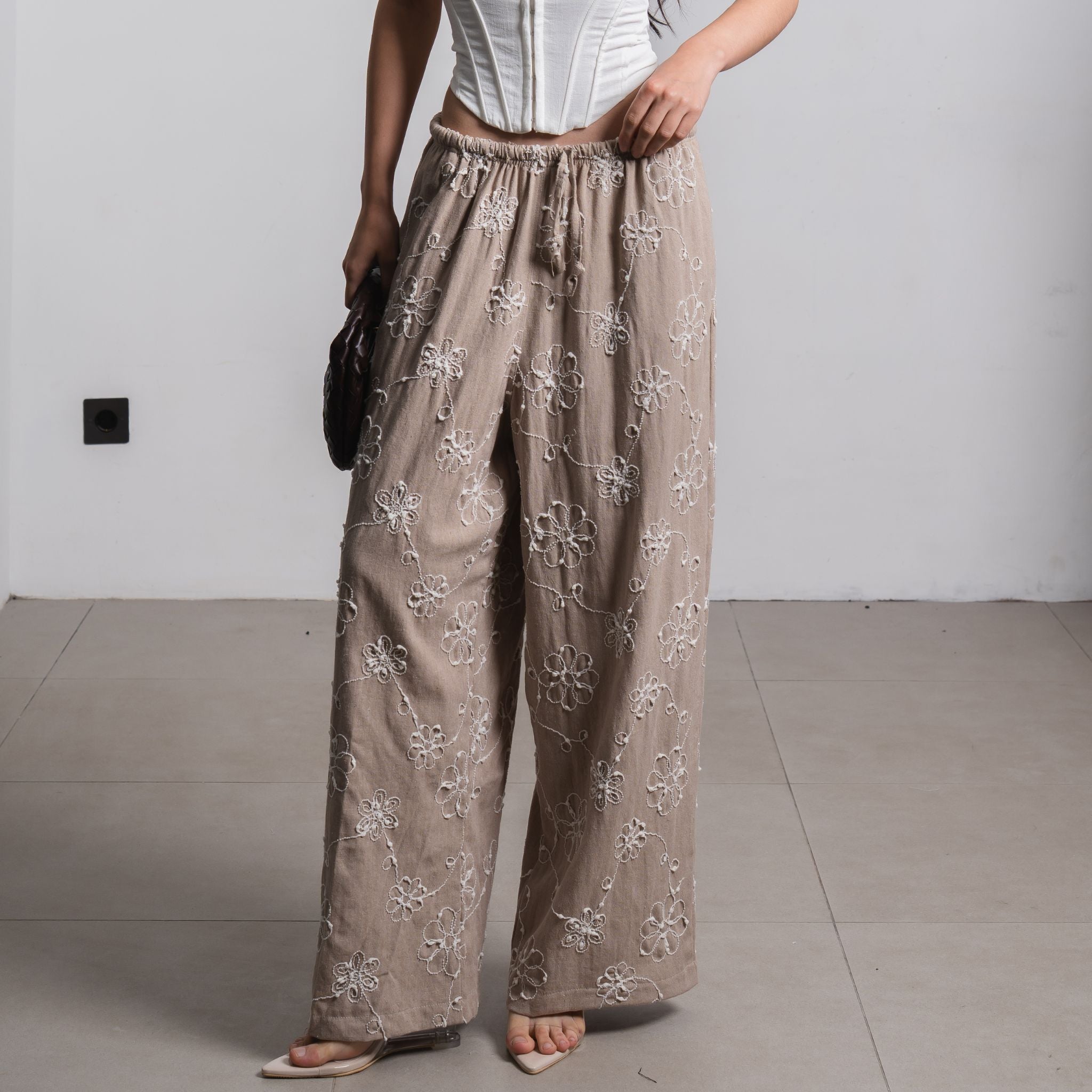 Yuna Embrodery Pants