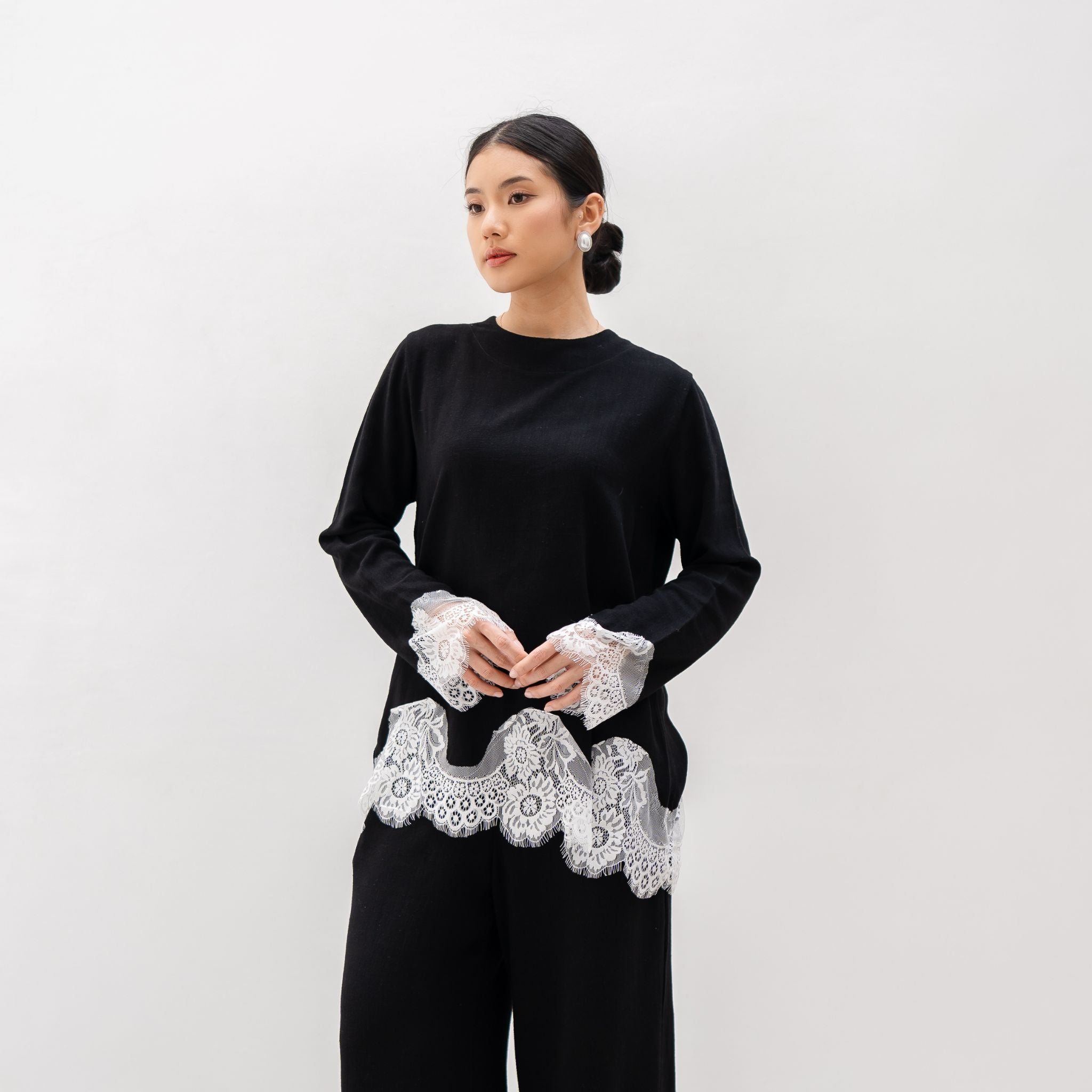 Verra Lace Longsleeve Top Linen