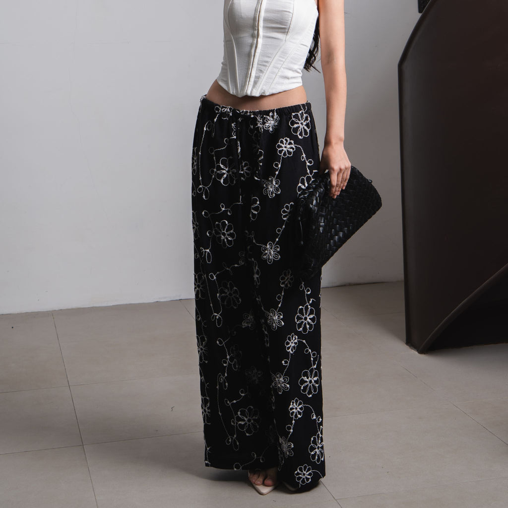 Yuna Embrodery Pants