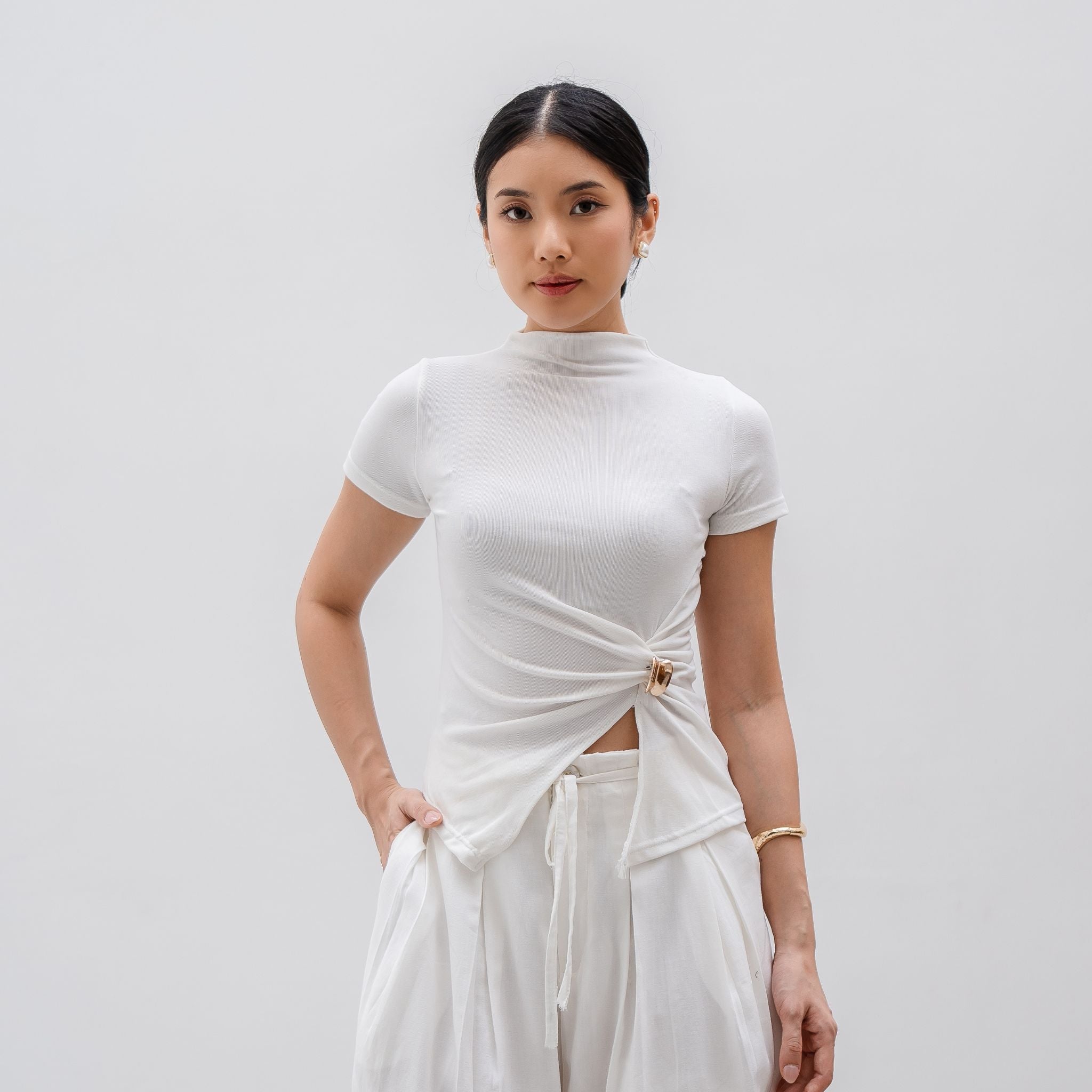 Lyra Turtle Neck Atasan Wanita