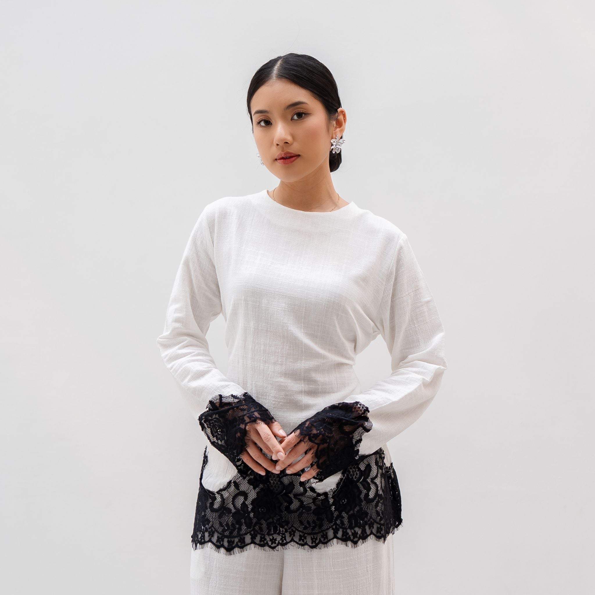Verra Lace Longsleeve Top Linen