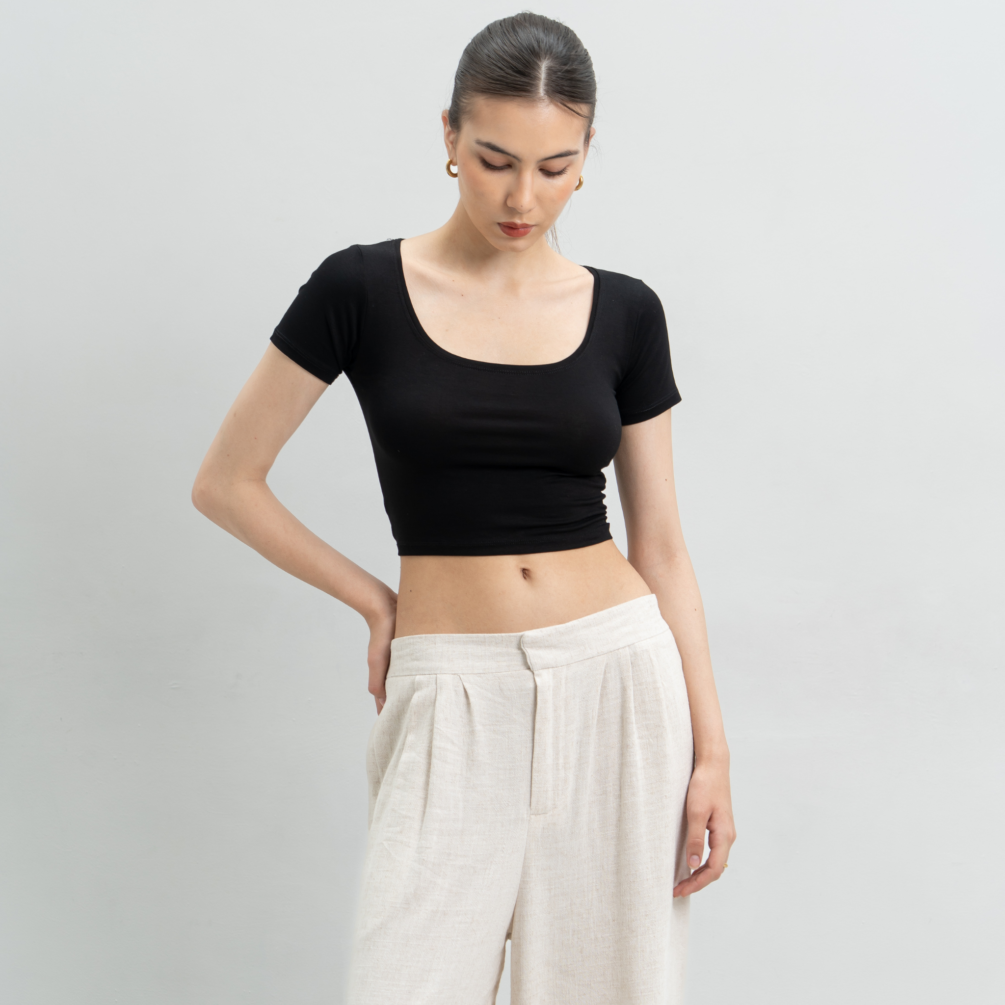 Ciara Uneck Crop Top