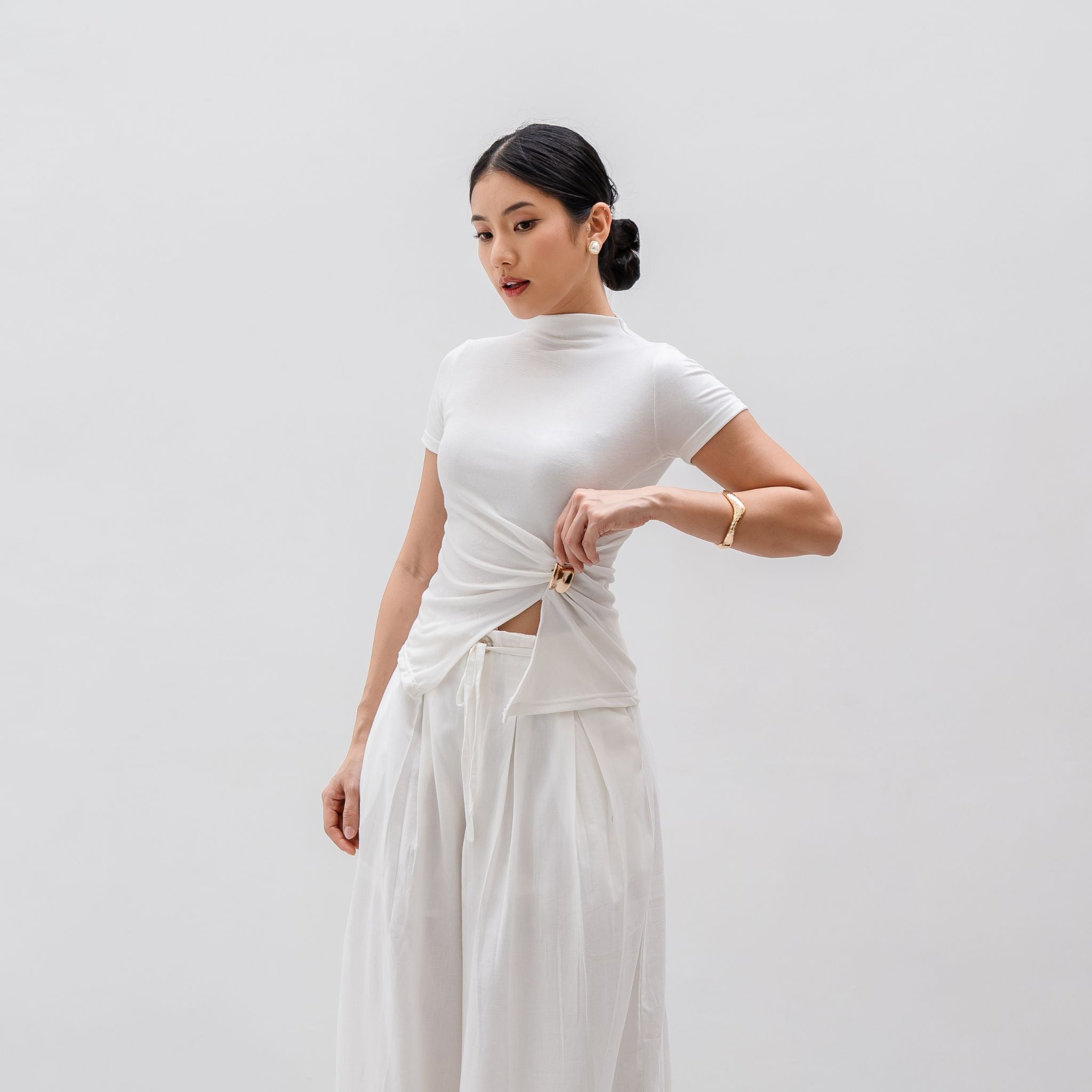 Lyra Turtle Neck Atasan Wanita