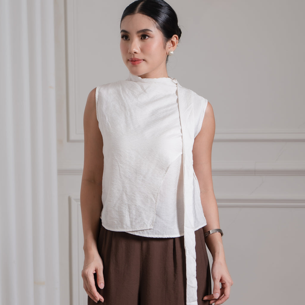 Elira Pleated Top