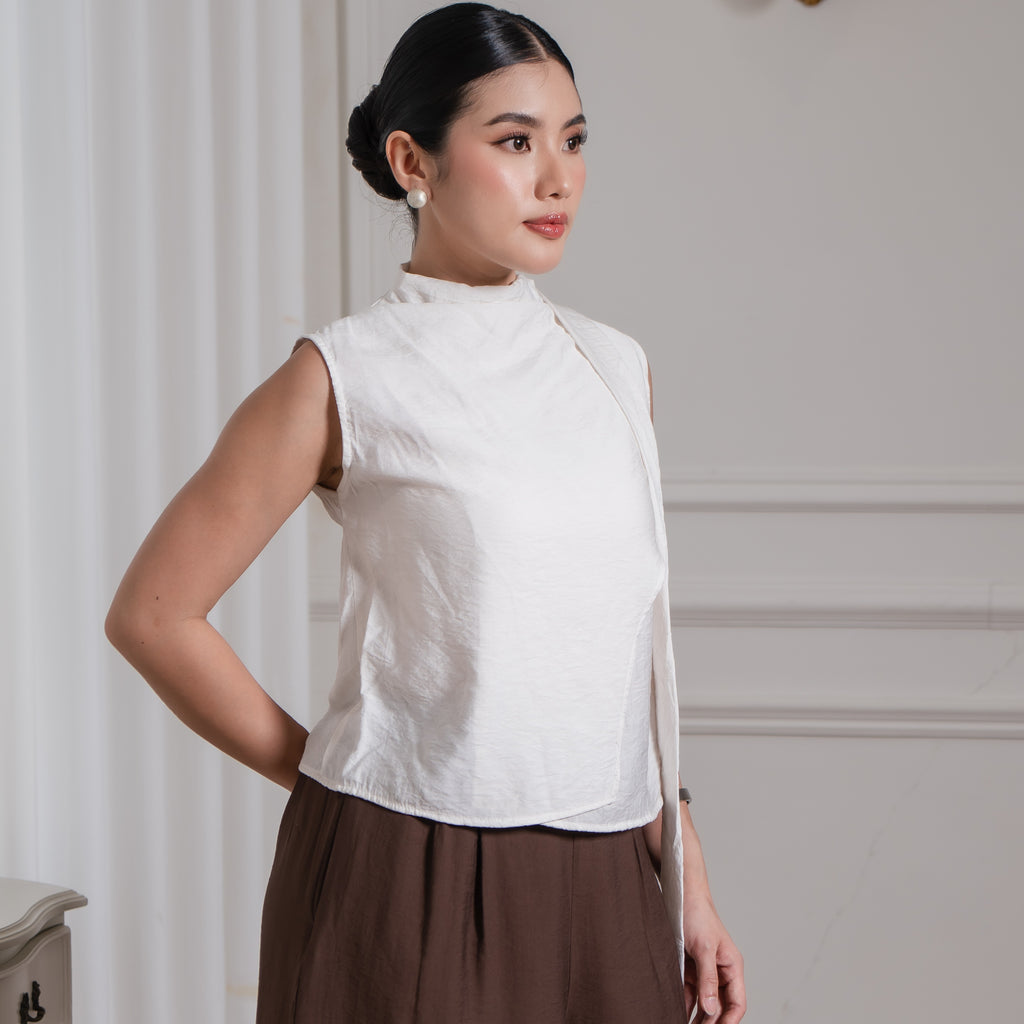 Elira Pleated Top