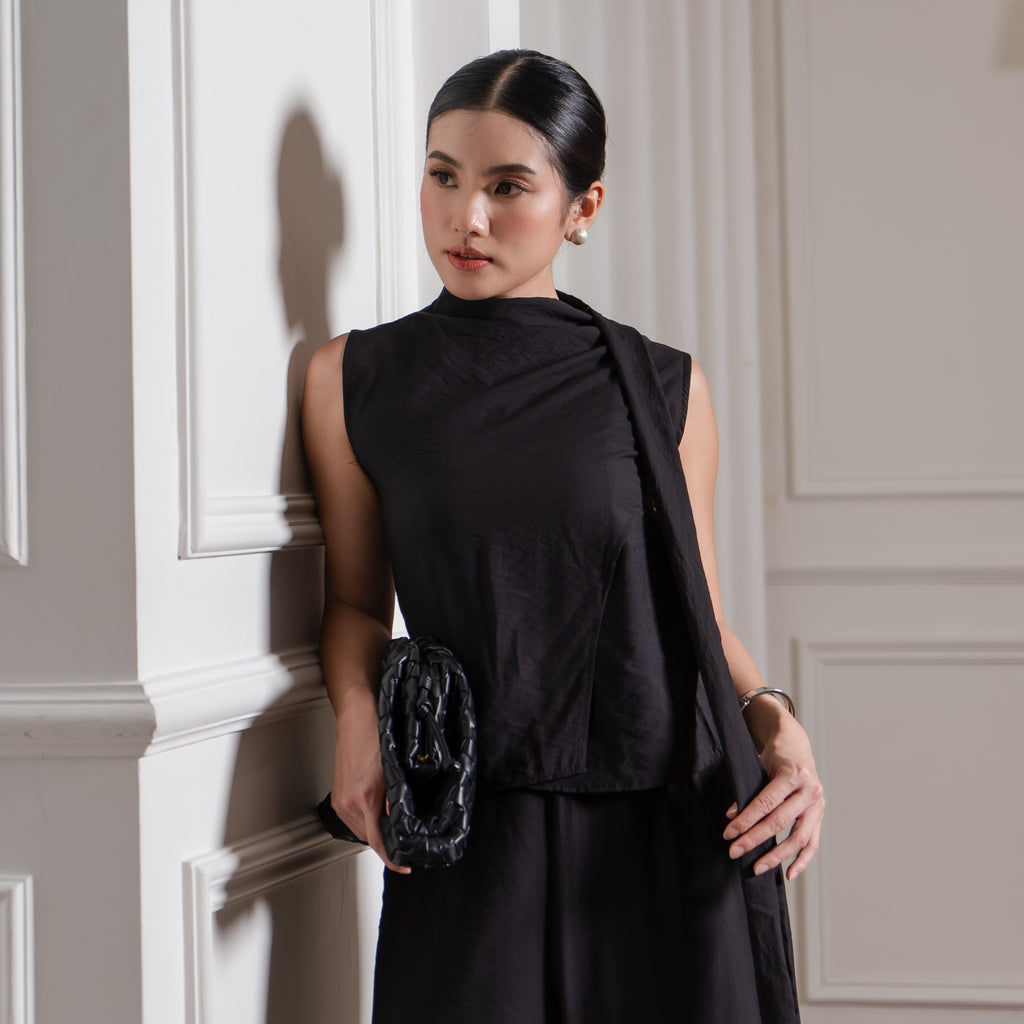 Elira Pleated Top