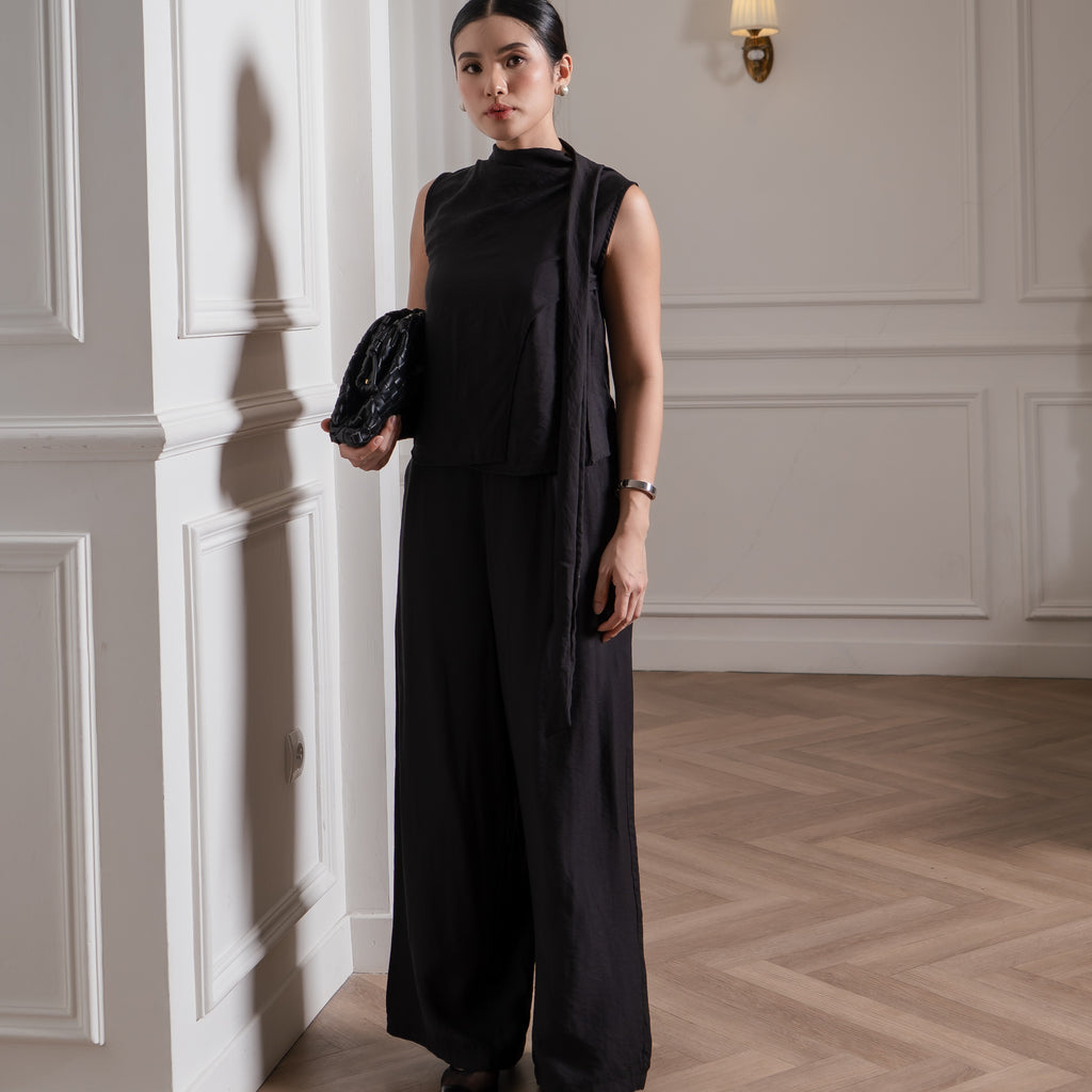 Elira Pleated Top
