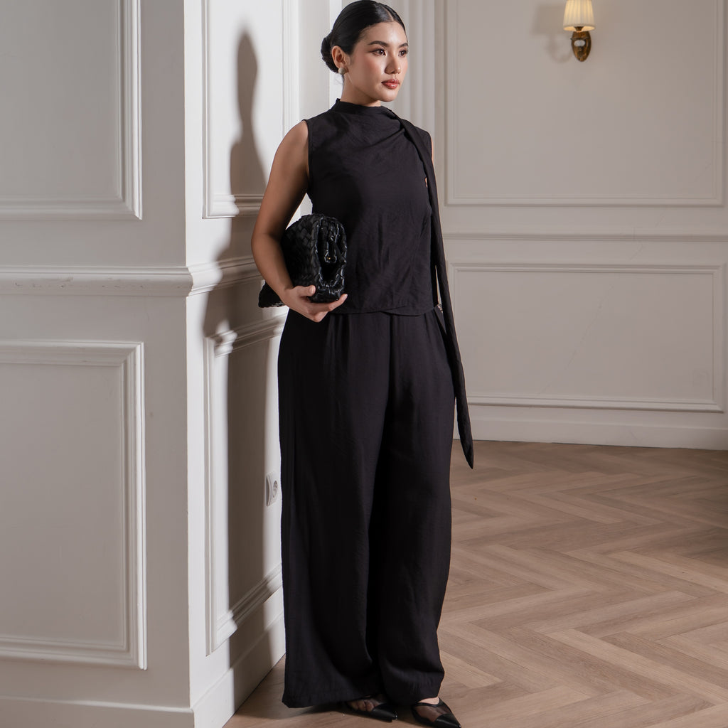 Elira Pleated Top