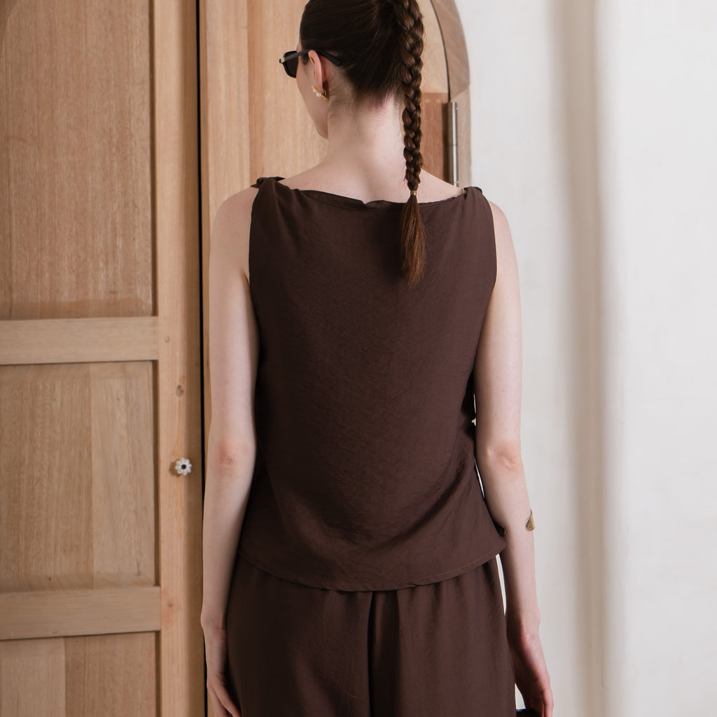 Zaira Sleeveles Top