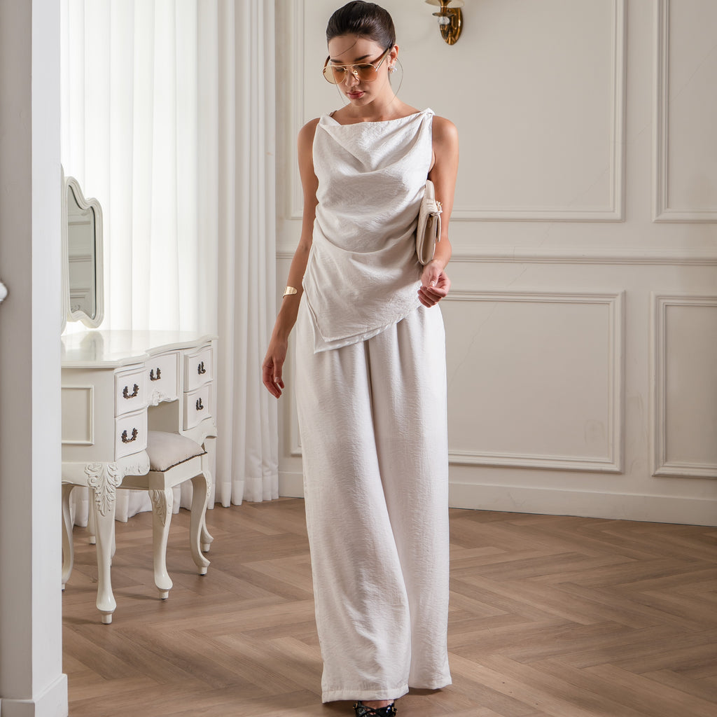 Zaira Sleeveles Top