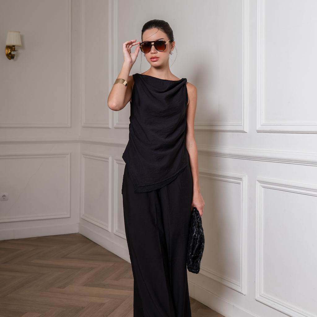 Zaira Sleeveles Top