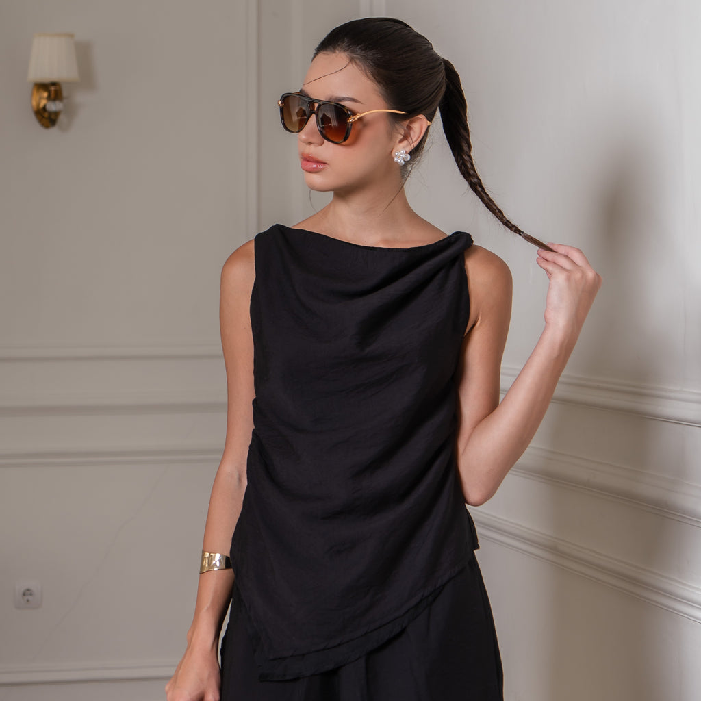 Zaira Sleeveles Top