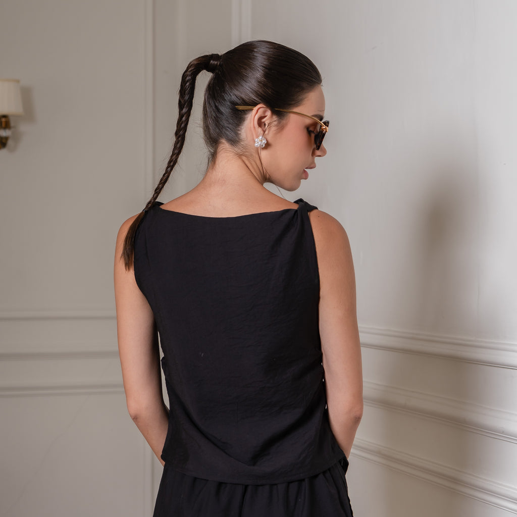 Zaira Sleeveles Top