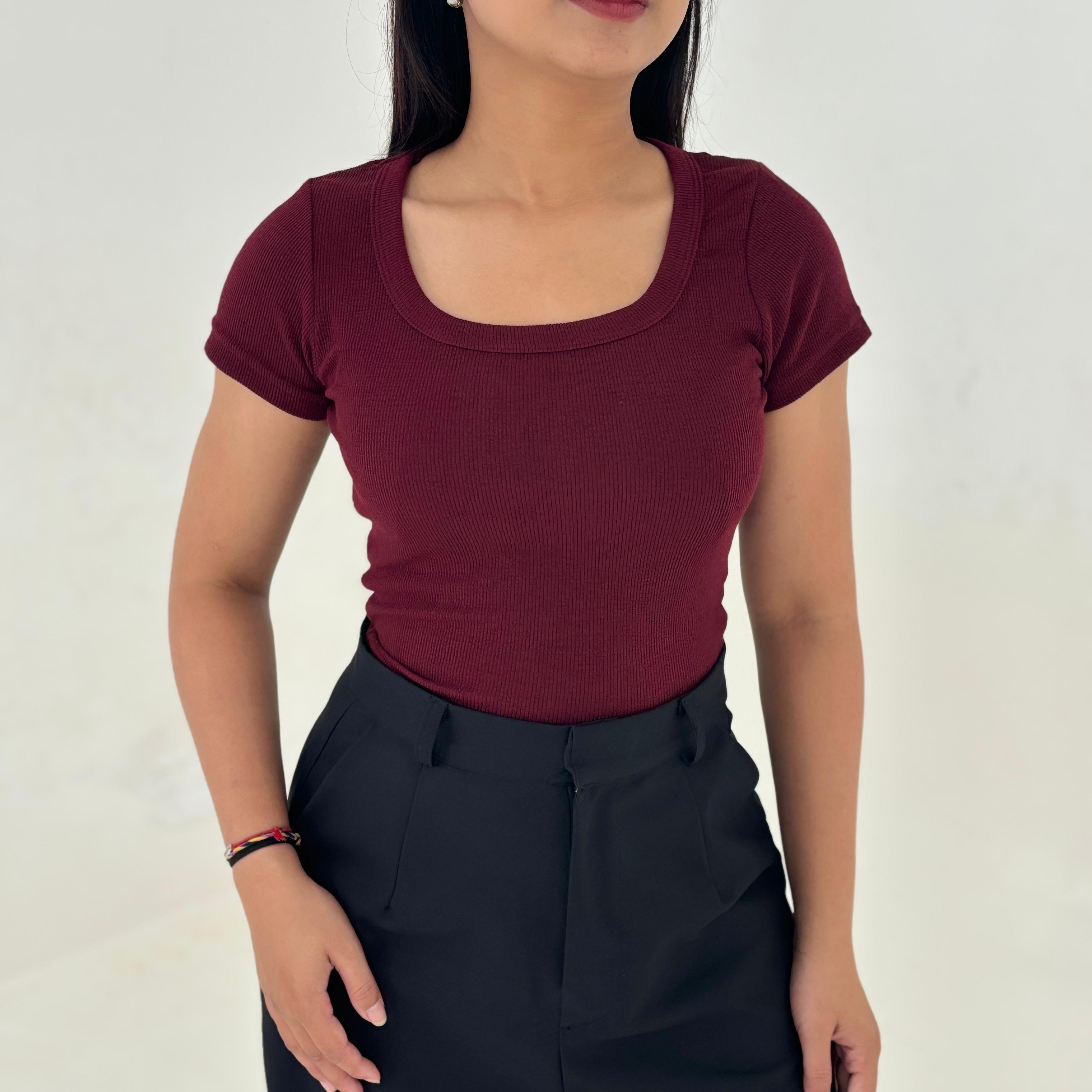 Aqilla Uneck Top
